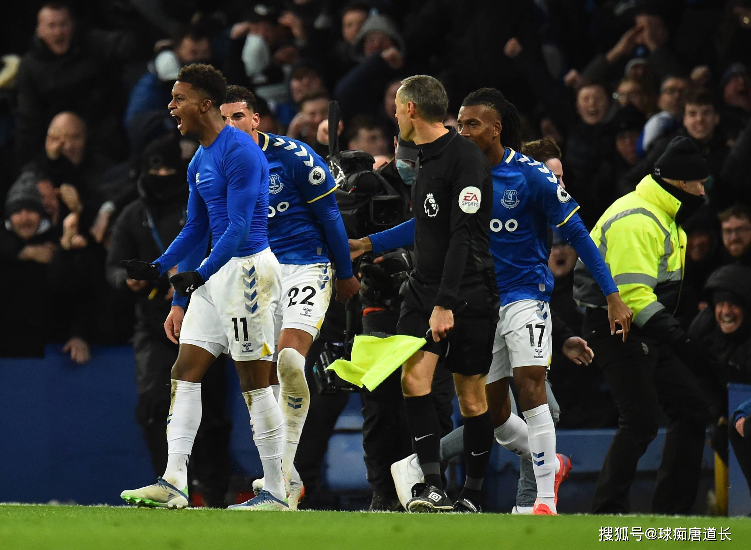 清晨体能课后，武汉三镇门线救险备战西甲，话题不断，轮换策略成焦点的简单介绍