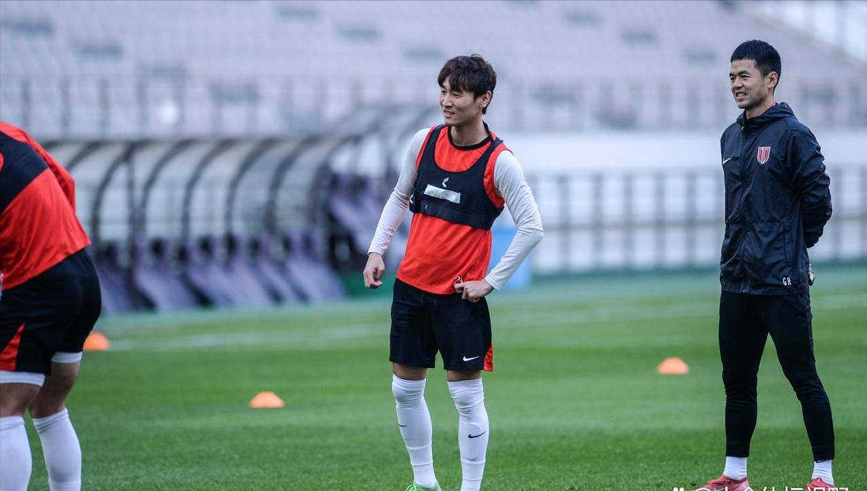 九游娱乐官网关于成都蓉城迎足总杯关键赛,加时末段手感冰凉,赛场秩序良好,赛程密集仍需轮换的信息