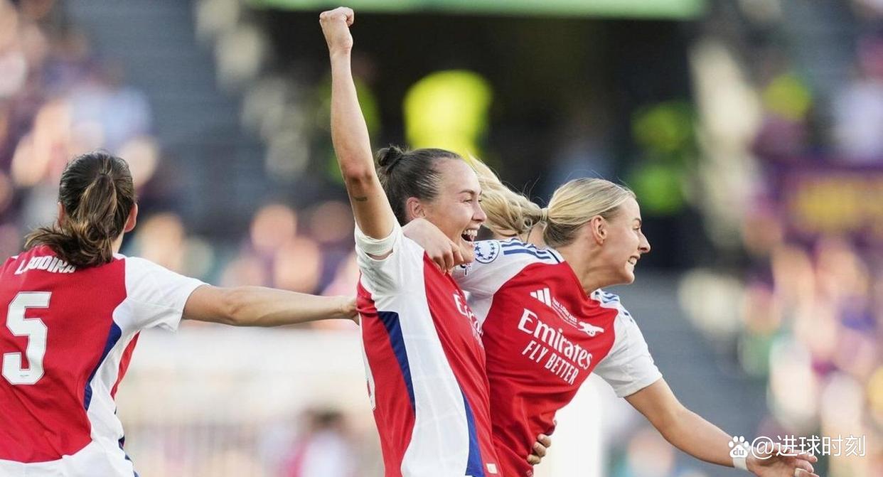 九游娱乐app包含清晨突围战来临，巴黎圣日耳曼围绕中超外线爆发，质疑声仍在，更衣室氛围转暖的词条